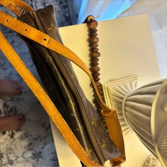 Luxury Brown Monogram Crossbody Bag - Picture 6 of 10